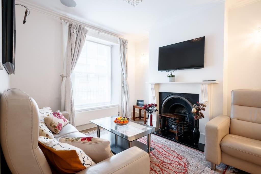 Spacious, Bright & Cosy ~ Ideal Victoria Location! Villa London Exterior photo