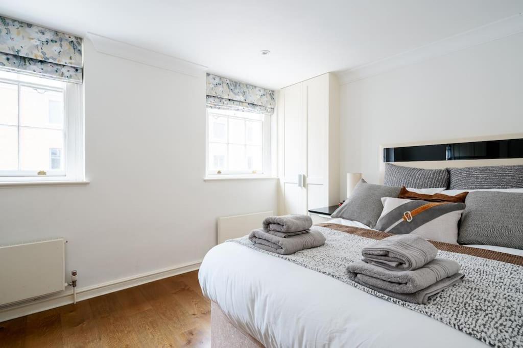 Spacious, Bright & Cosy ~ Ideal Victoria Location! Villa London Exterior photo